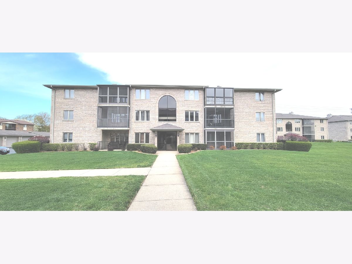 Condominiums Sold Crestpoint Crestwood Illinois, 13919 Leamington