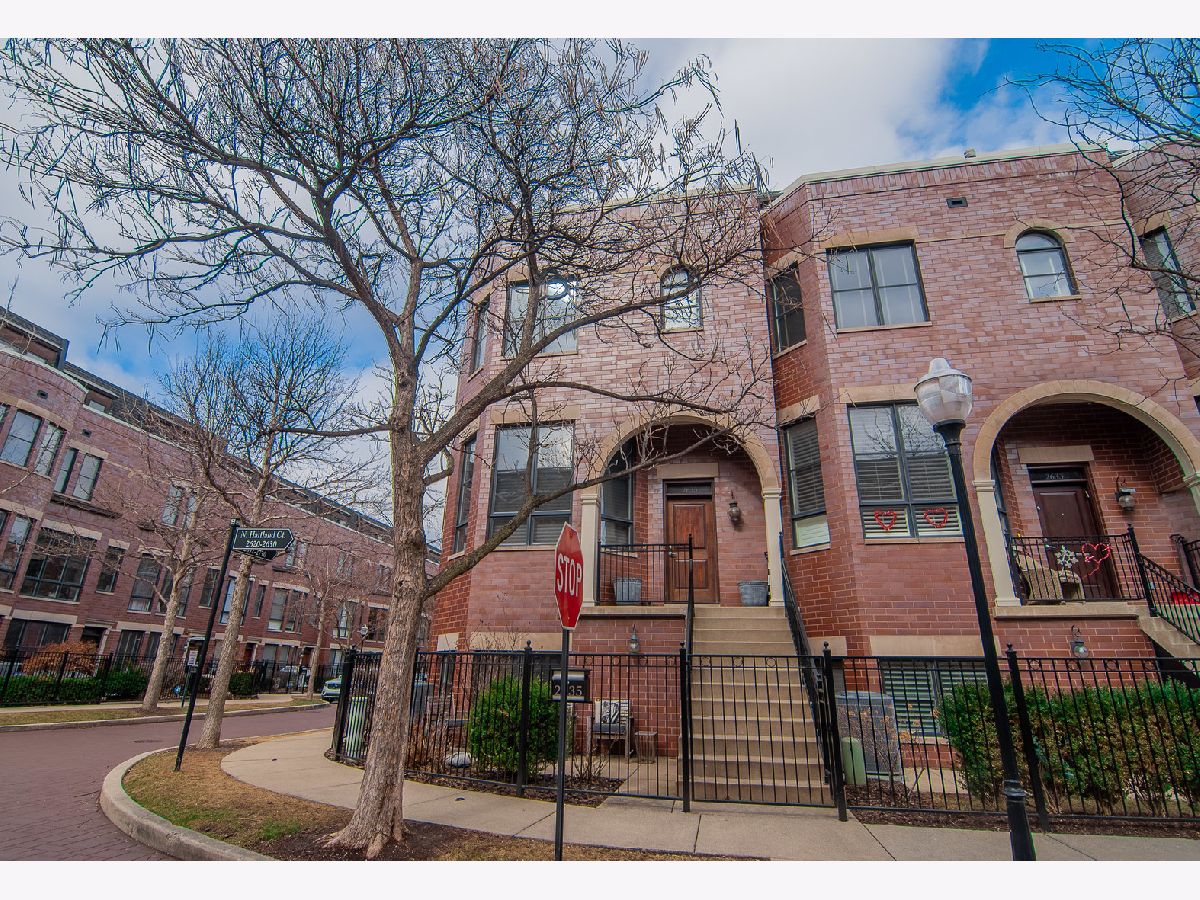 Townhomes & Homes Rented Hartland Park Chicago Illinois, 2635 Hartland