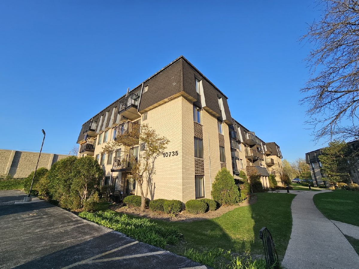 Condominiums & Homes Sold Edgewood Valley Countryside Illinois, 10735 5th Ave Cutoff
