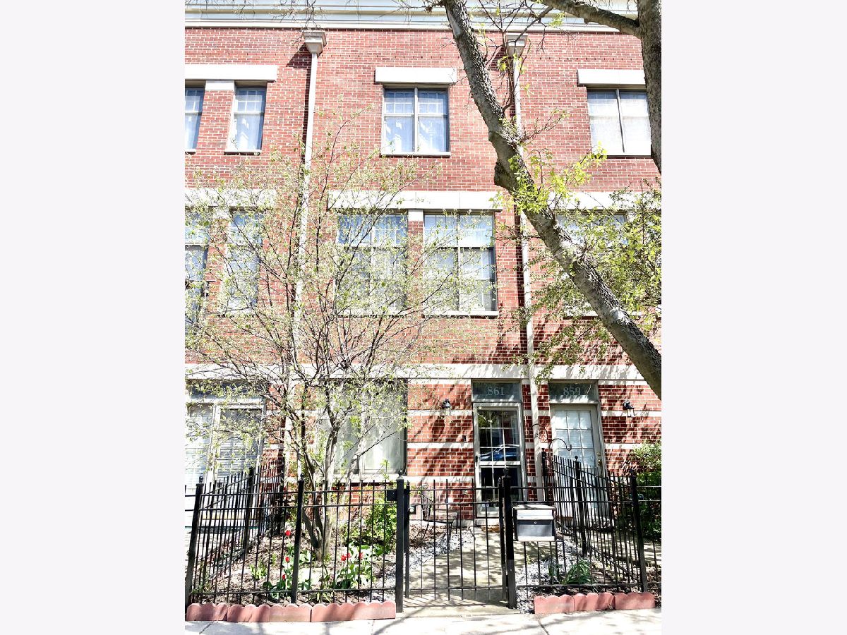Condos & Townhomes Sold St. John's Park Chicago Illinois, 861 May