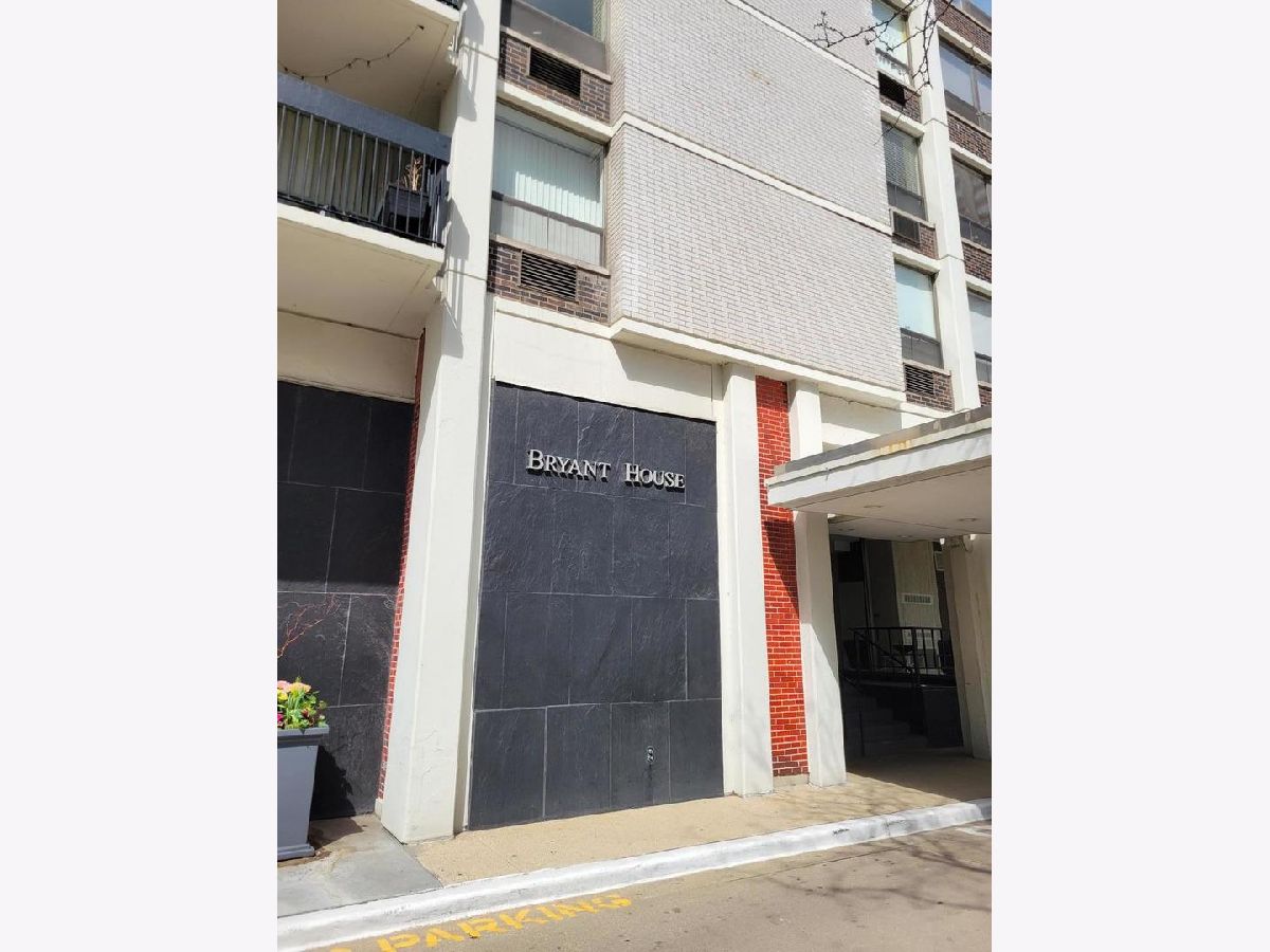 Condominiums Sold Bryant House Chicago Illinois, 1455 Sandburg