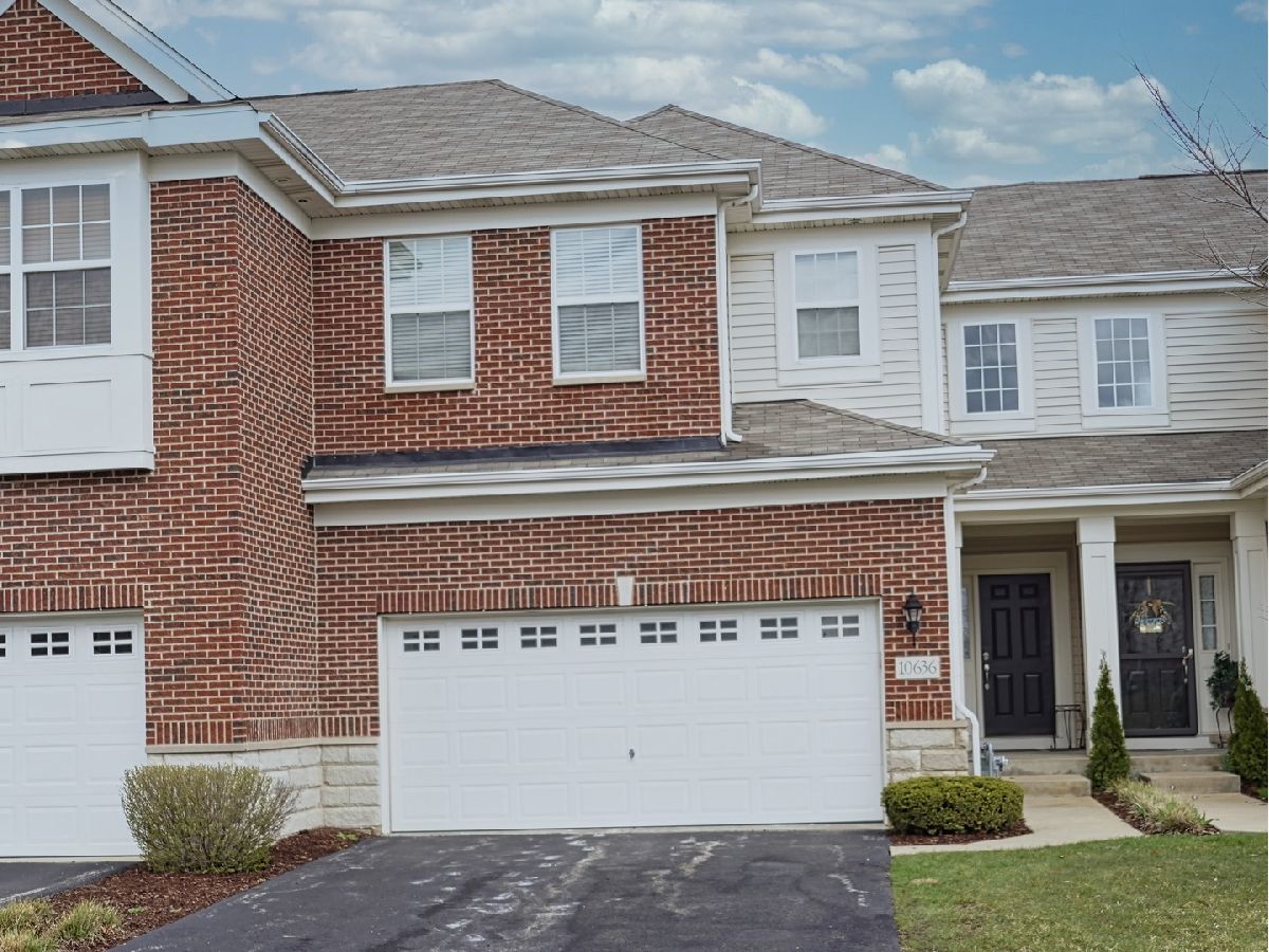 Townhomes Rented Sheffield Square Orland Park Illinois, 10636 154th