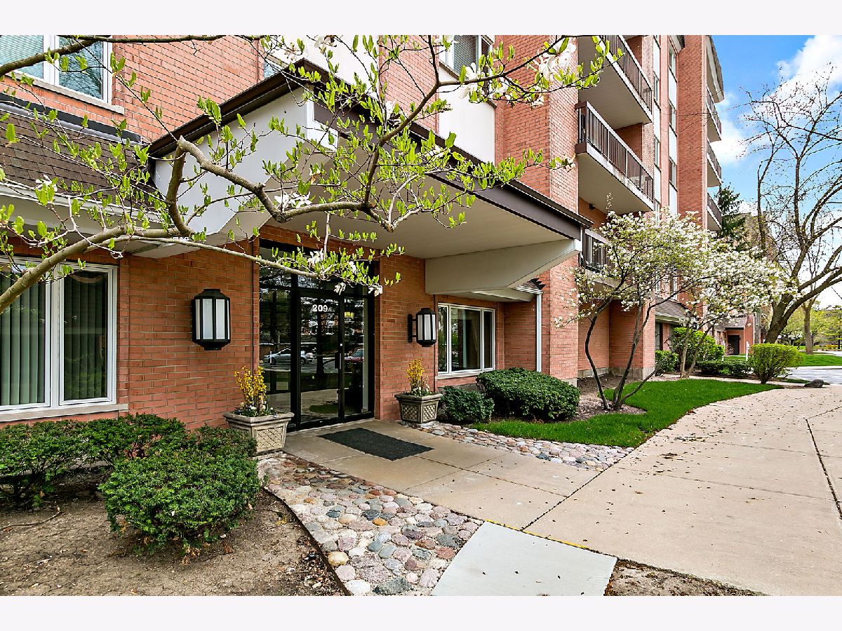 Rivershire Lincolnshire IL, Condos & Townhomes & Homes For Sale & For