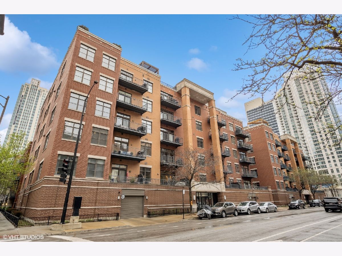 Condos & Townhomes Sold Fulton Station Chicago Illinois, 560 Fulton