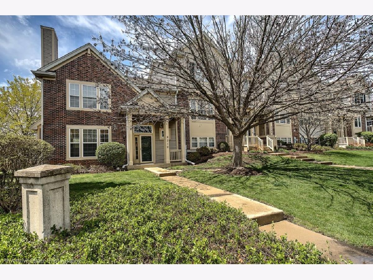 Townhomes & Homes Rented Greenwood Place Arlington Heights Illinois, 2712 Greenwood