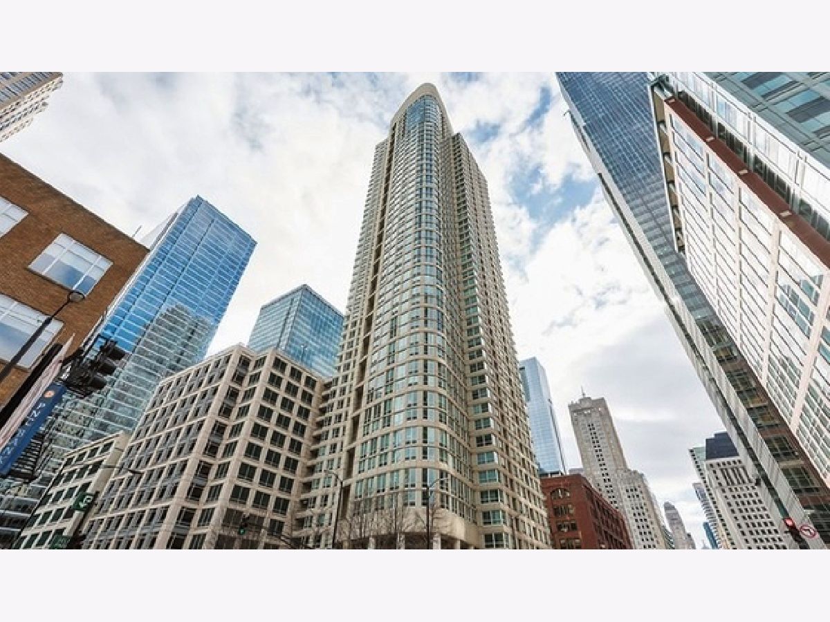 Condominiums Rented The Sterling Chicago Illinois, 345 La Salle