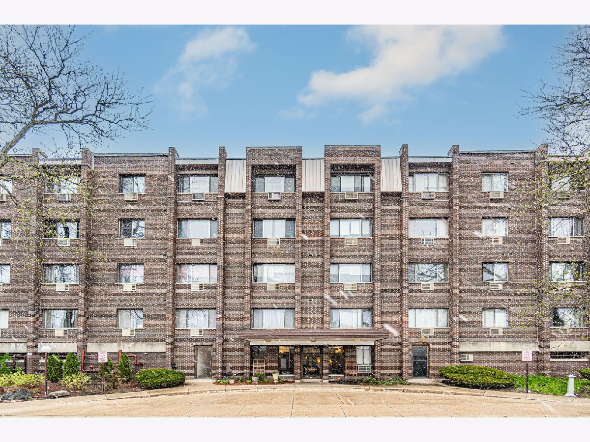 Condominiums Sold Pueblo Commons Chicago Illinois, 4624 Commons