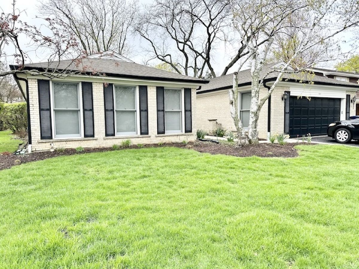 Homes Sold North Trail Deerfield Illinois, 925 Mountain