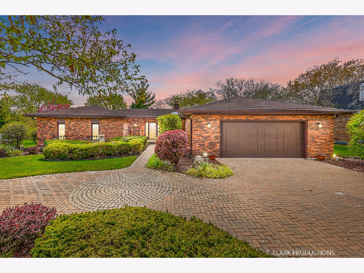 Homes Sold Chateau Loire Oak Brook Illinois, 19W059 Avenue Chateaux North