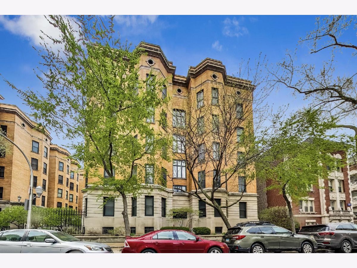 Condominiums Sold Commodore Chicago Illinois, 550 Surf