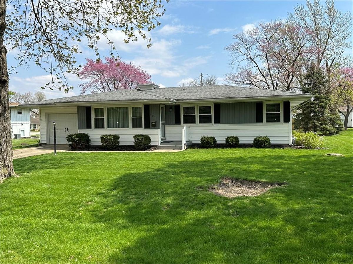  Sold Hoopeston , 704 Euclid
