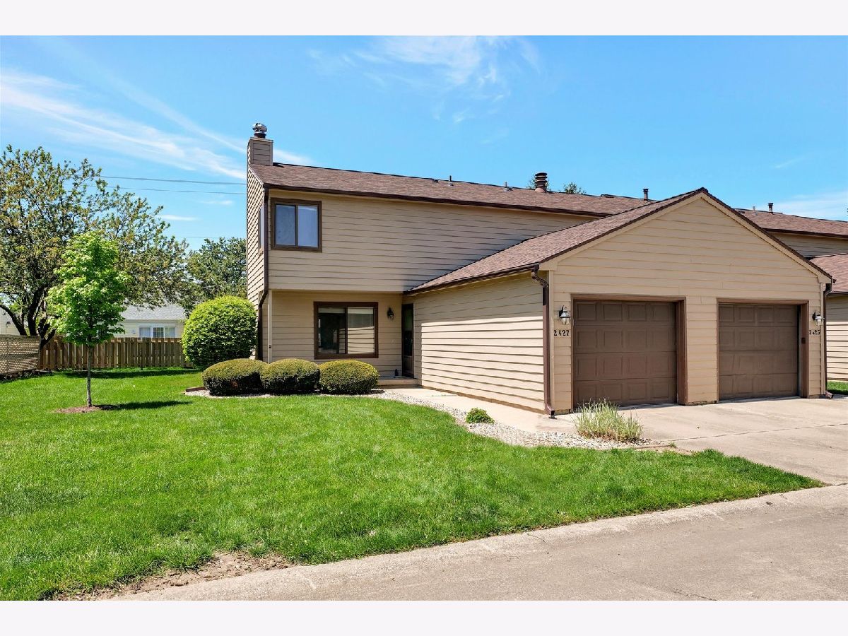 Condominiums & Homes Sold Morissey Park Champaign Illinois, 2427 Morrissey Park