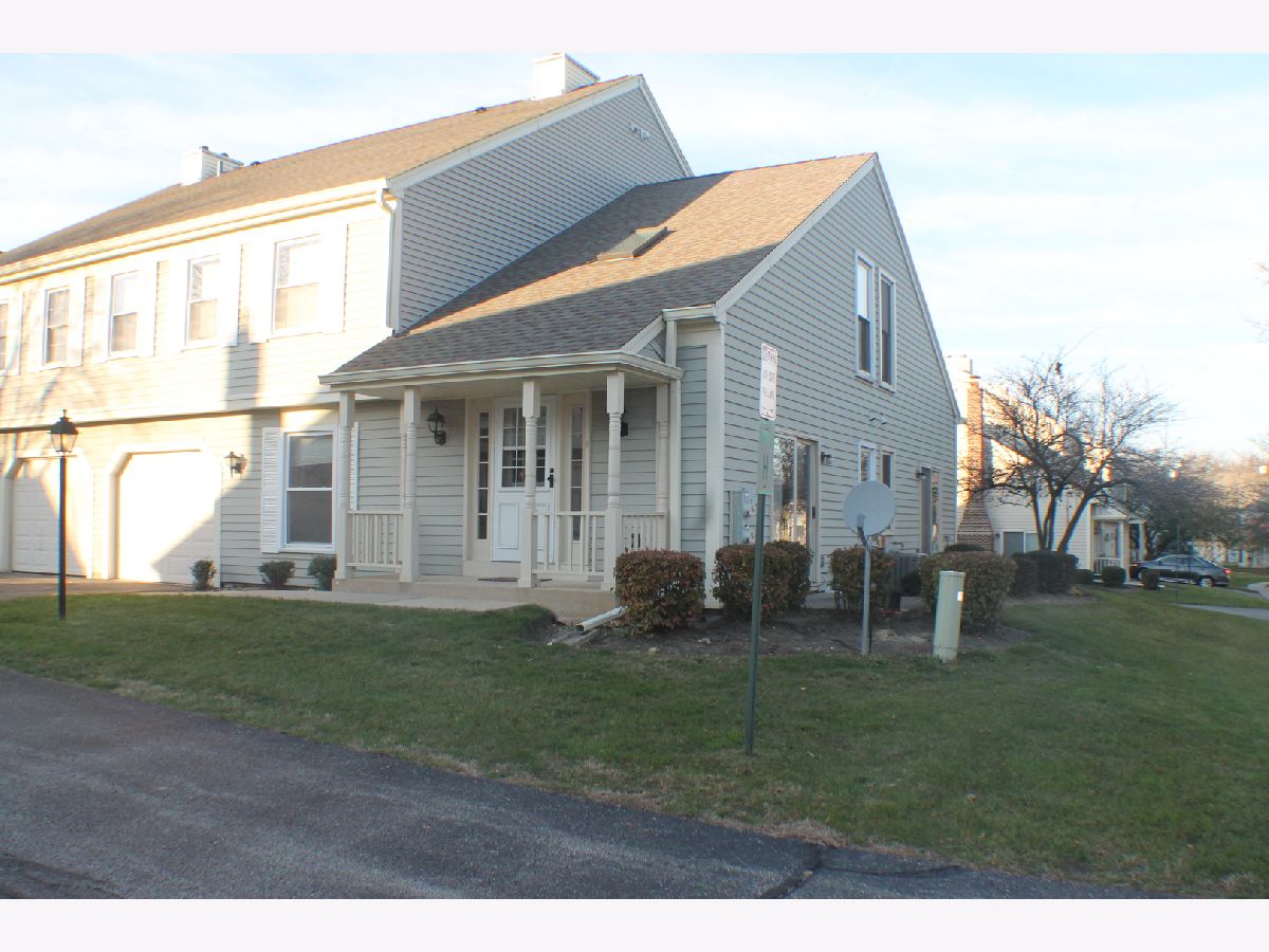 Townhomes & Condos Rented College Hill Schaumburg Illinois, 2646 College Hill