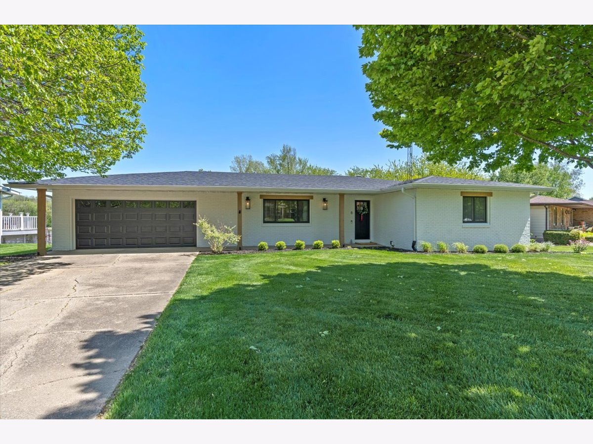  Sold Sherman Illinois, 8 Birch Lake