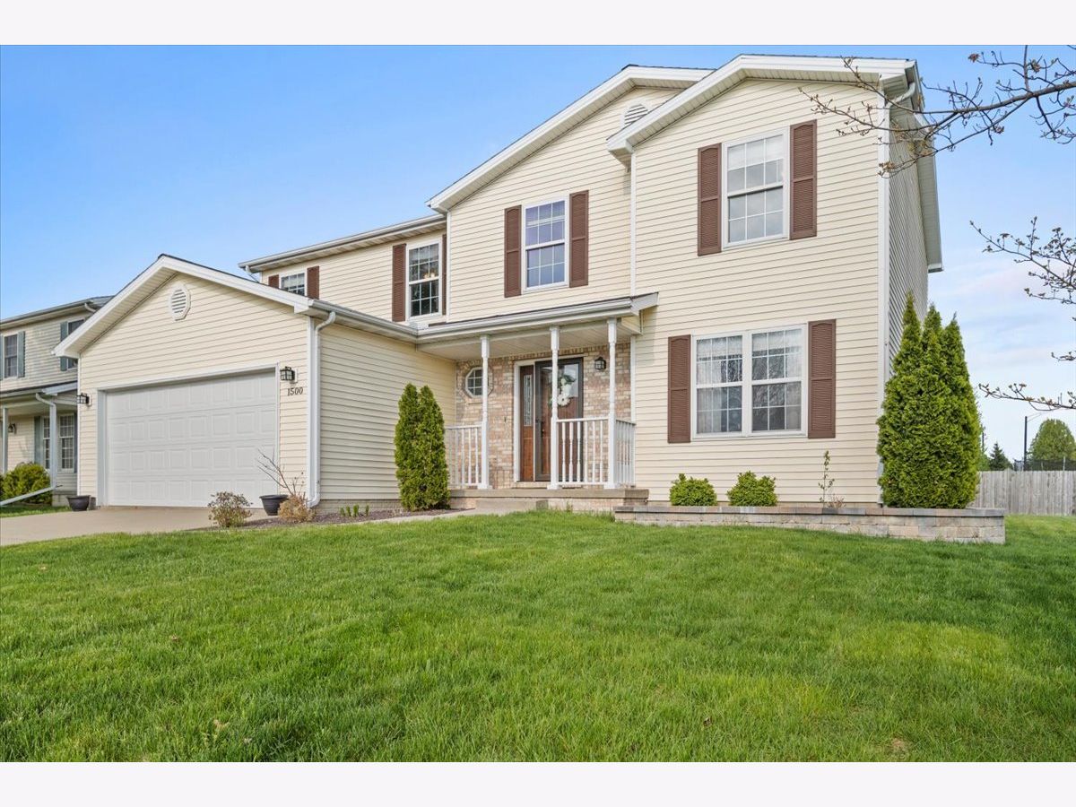 Homes & Condos & Townhomes Sold Tramore Normal Illinois, 1500 Donegal
