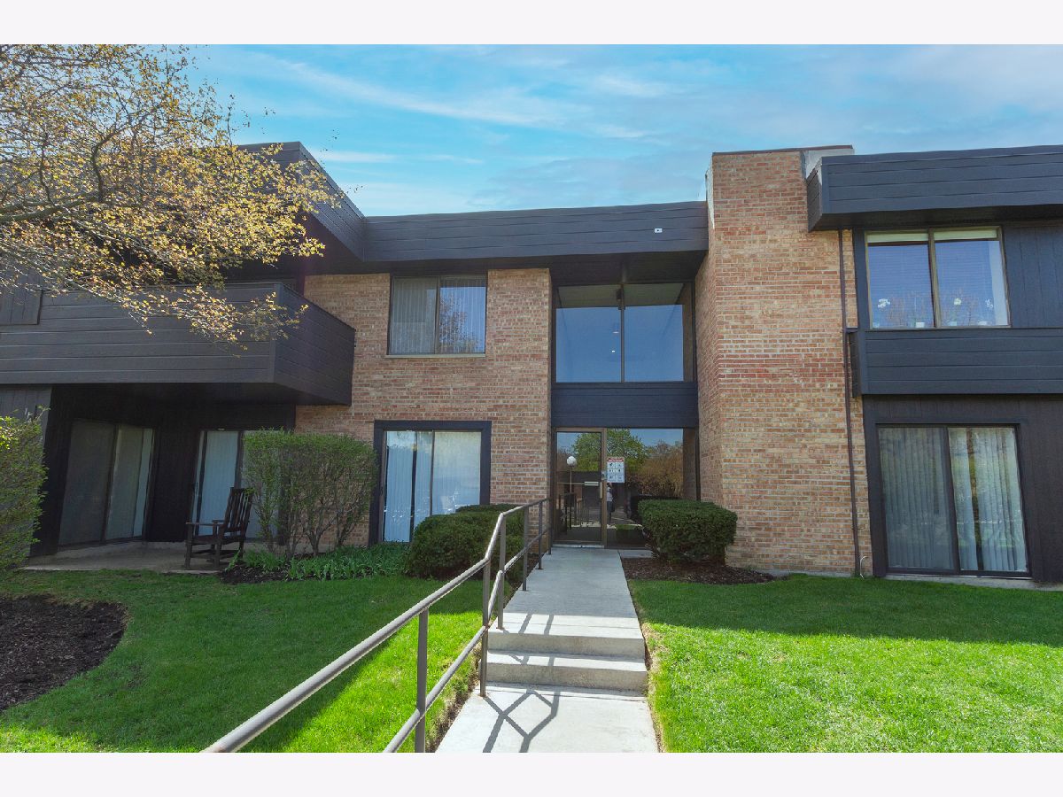 Condominiums Rented Countryside Palatine Illinois, 1325 Sterling