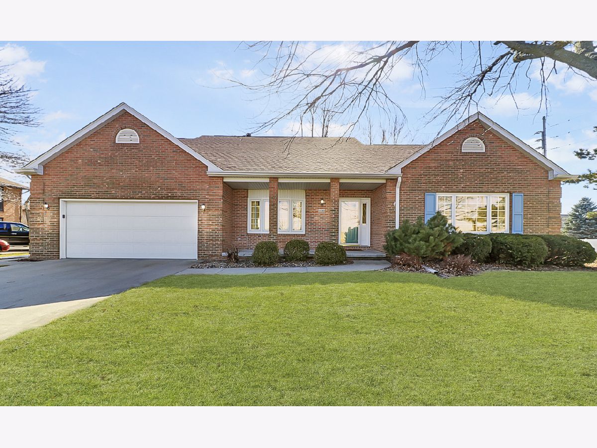 Homes & Condos & Townhomes Sold Greenview Heights Normal Illinois, 1023 Gregory
