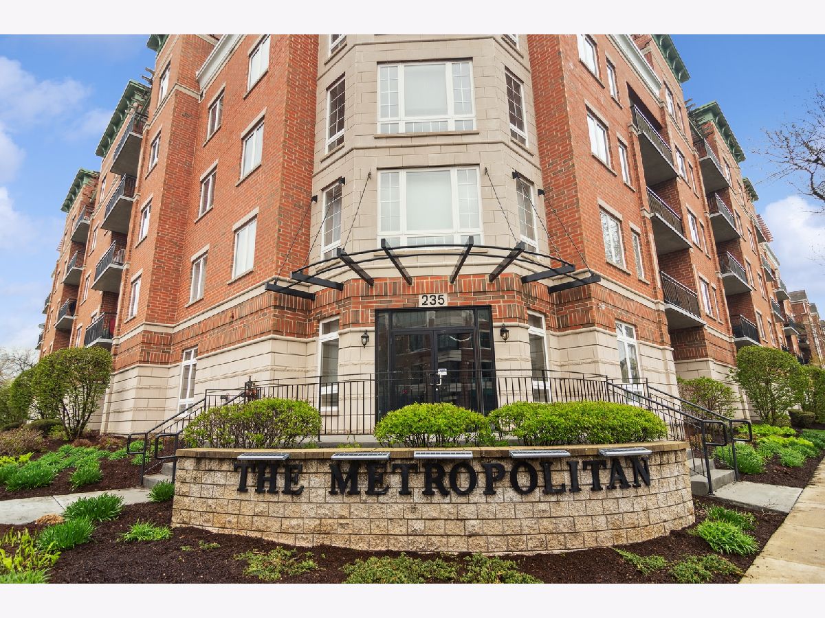 Condominiums Sold The Metropolitan Palatine Illinois, 235 Smith