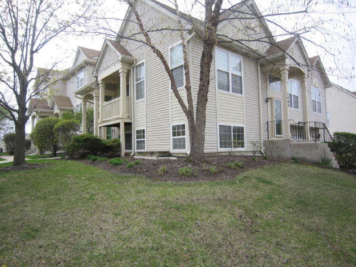 Townhomes Sold Oak Stream Gurnee Illinois, 1497 Sashay