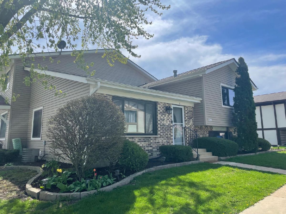 Townhomes & Condos Sold Winchester Warrenville Illinois, 29W547 Winchester