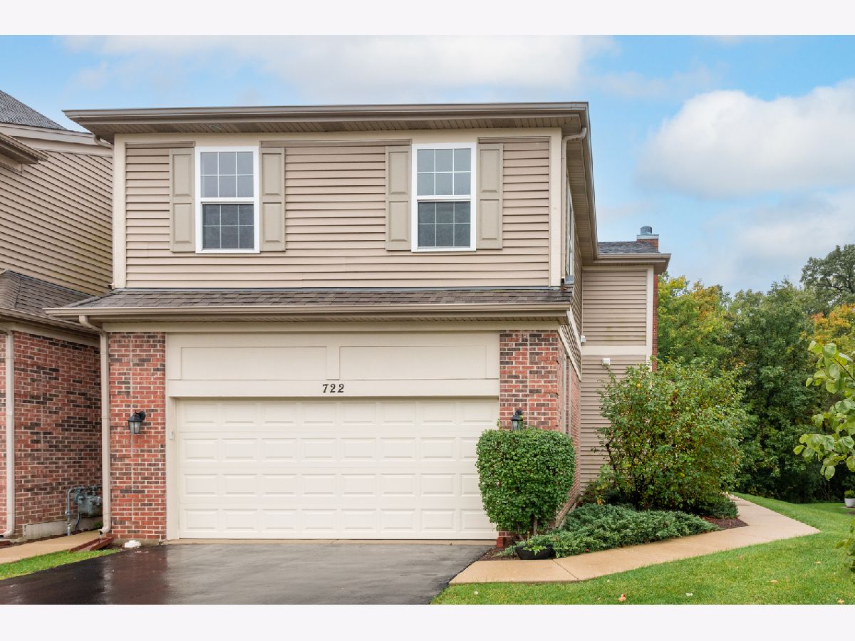 Homes & Townhomes Sold Ashton Pointe Crystal Lake Illinois, 722 Oak Hollow