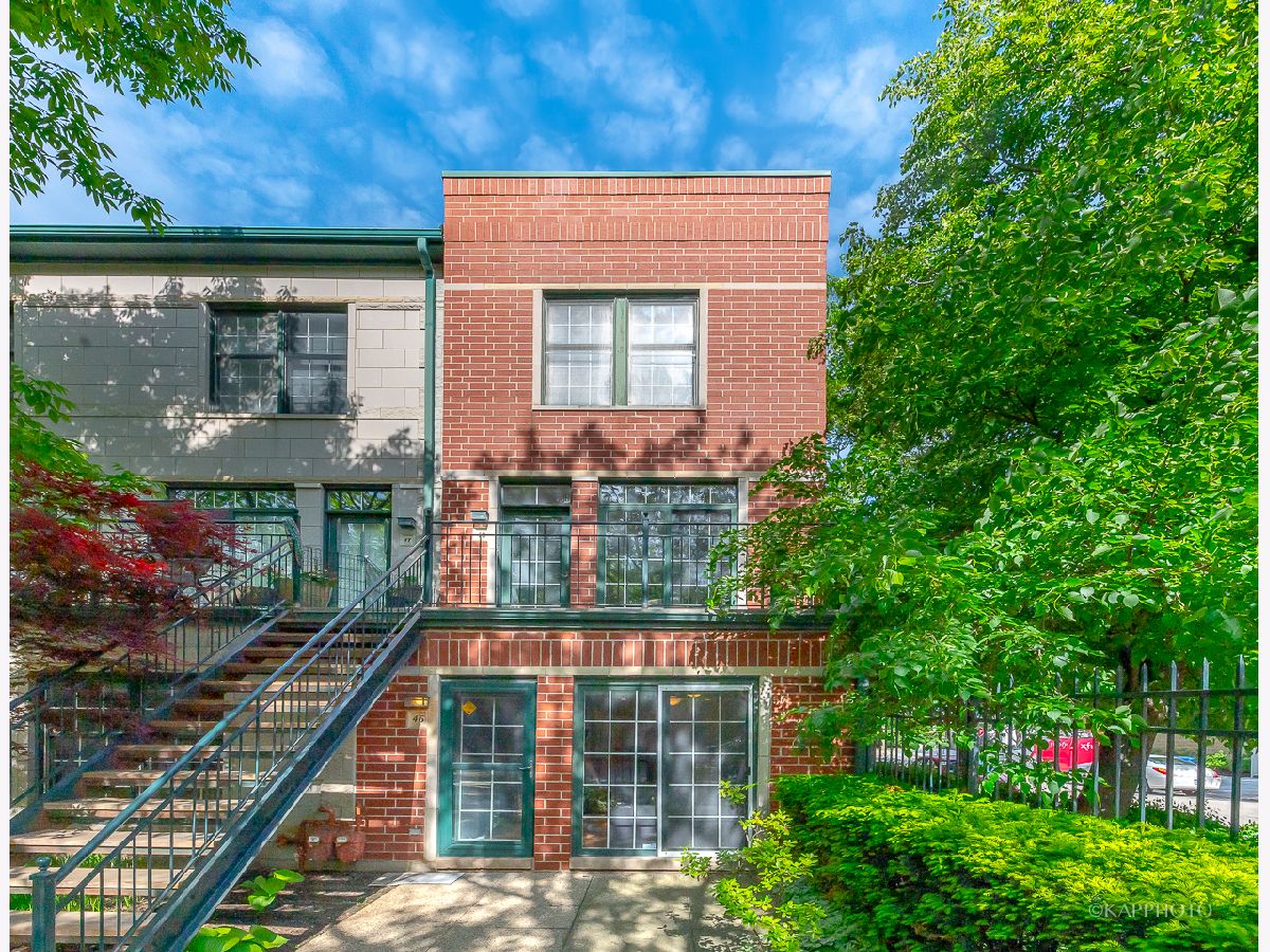 Townhomes & Condos Sold Dearborn Village Chicago Illinois, 1813 Clark