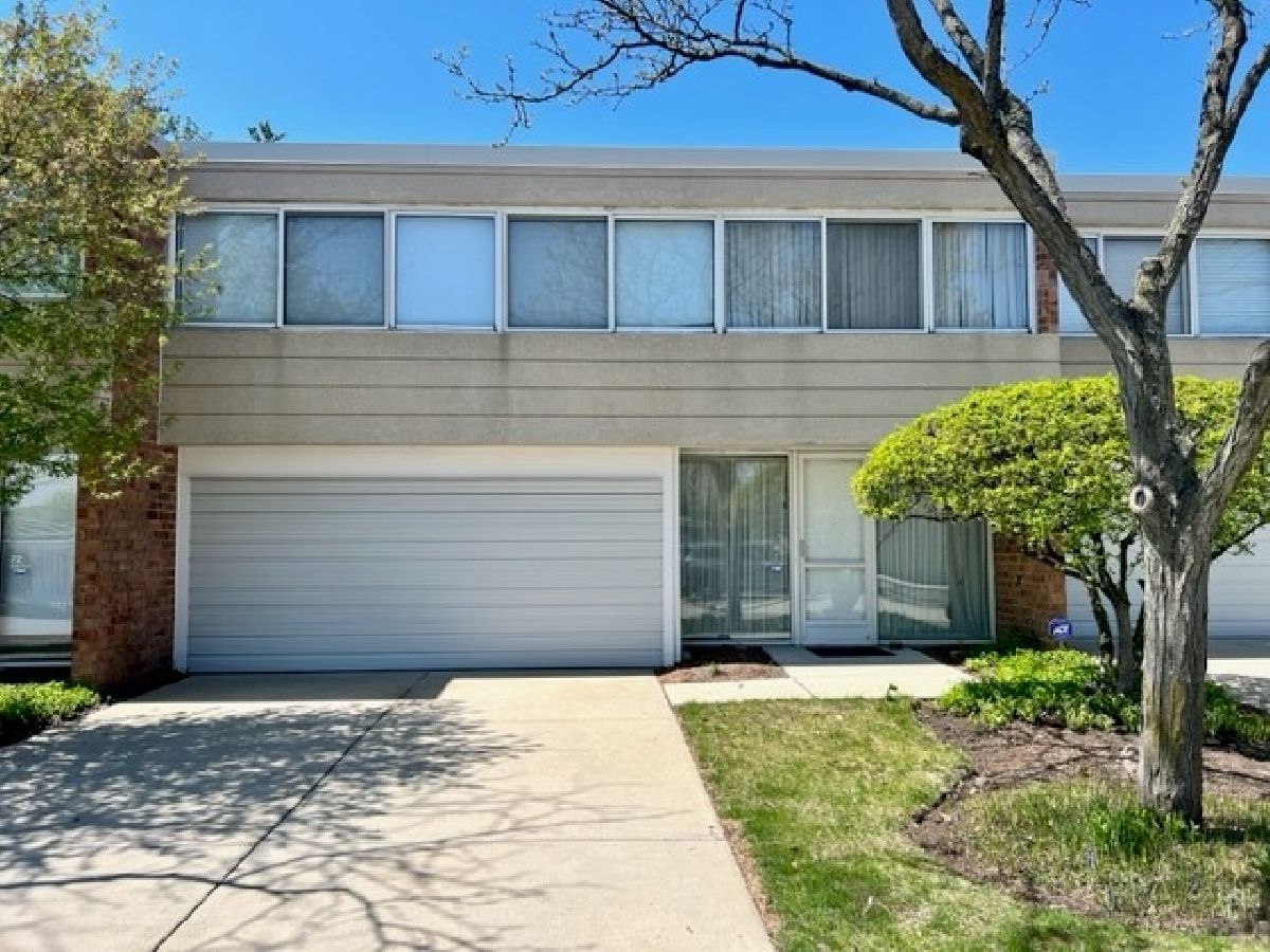 Townhomes & Condos Sold Courts Of Northbrook Northbrook Illinois, 66 Avon