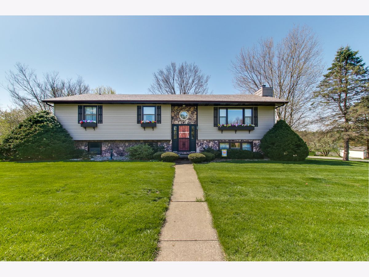 Homes Sold Royal Oaks Bloomington Illinois, 9105 Hilltop