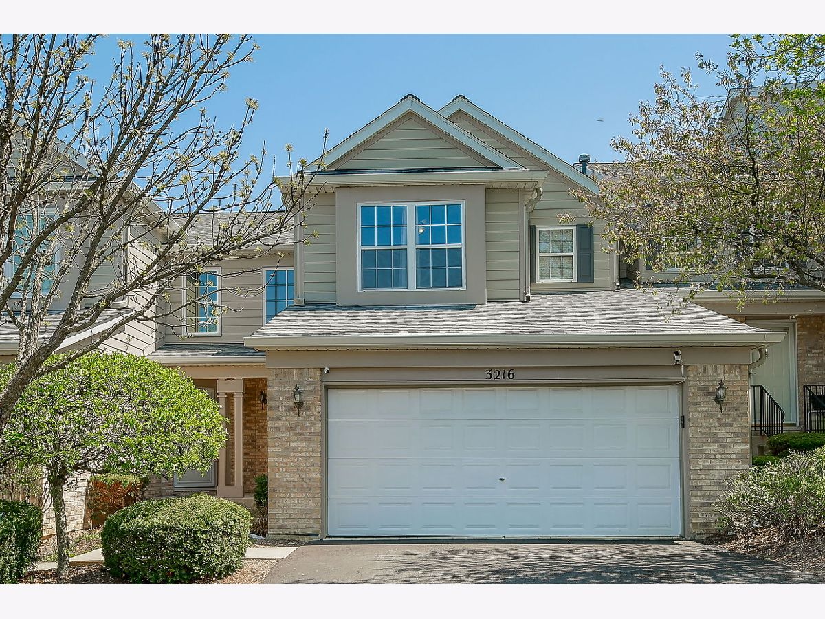 Townhomes Sold Fox Ridge Creek Woodridge Illinois, 3216 Foxridge