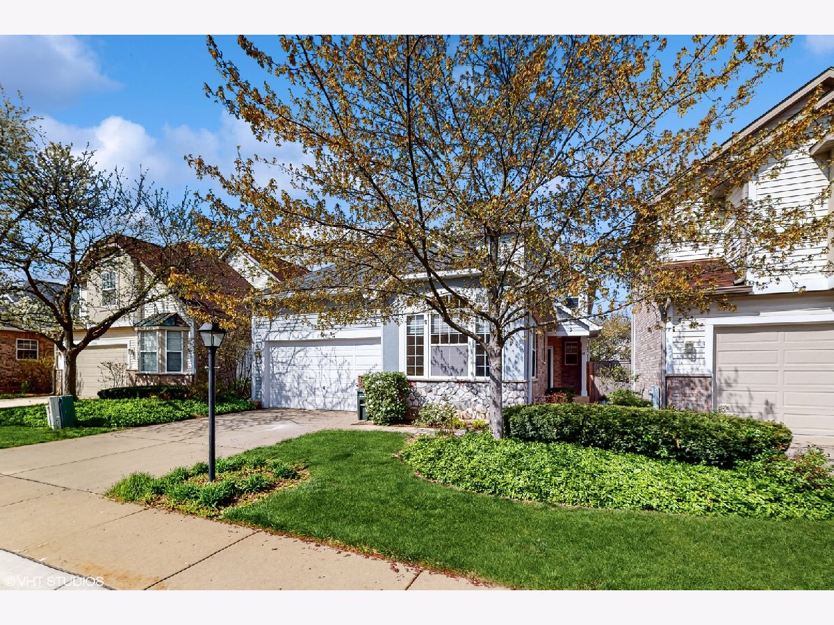 Townhomes & Condos & Homes Sold Berkshire Oakbrook Terrace Illinois, 1704 Fairfax