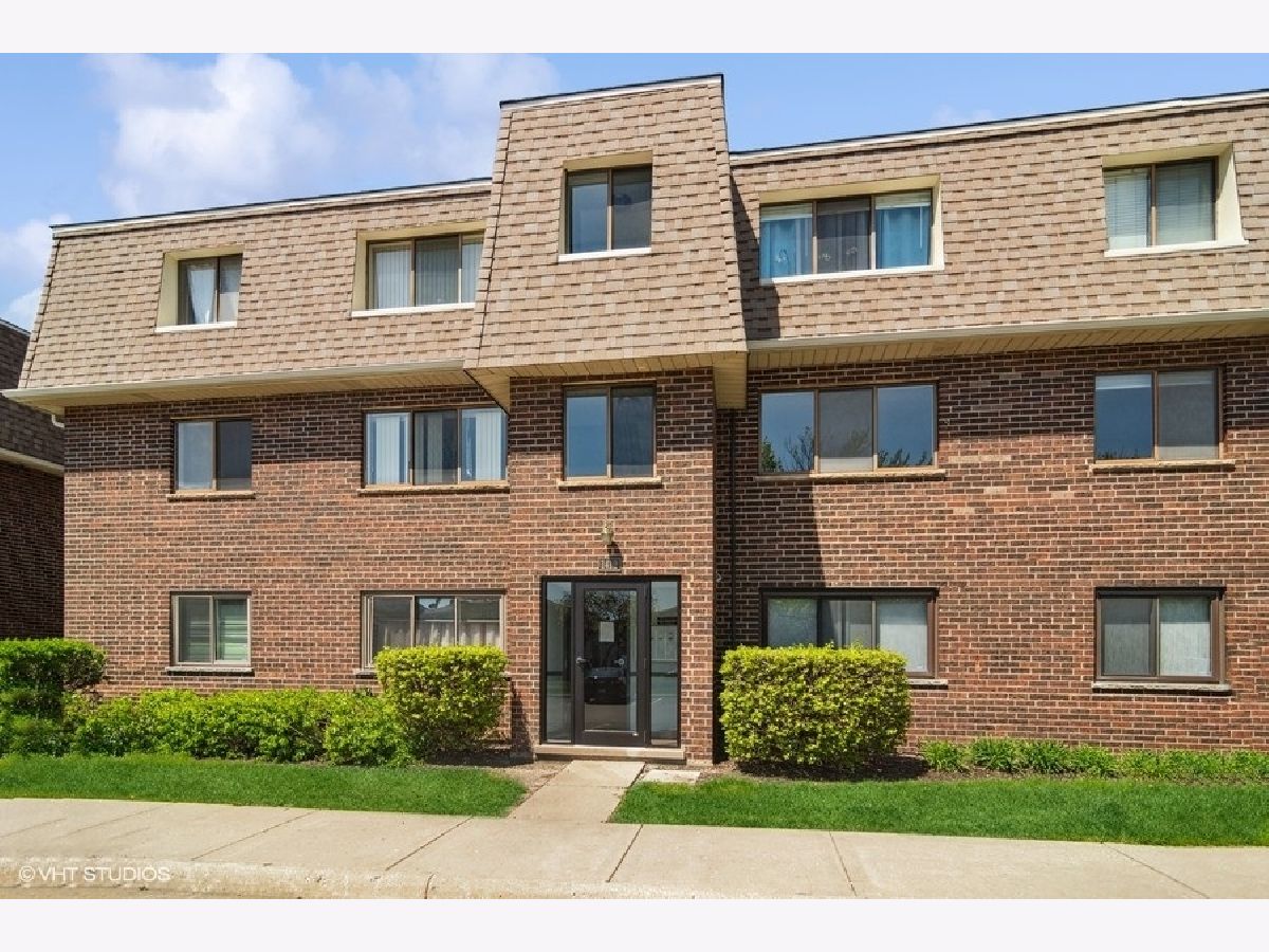 Condominiums Sold Long Valley Palatine Illinois, 1412 Carol