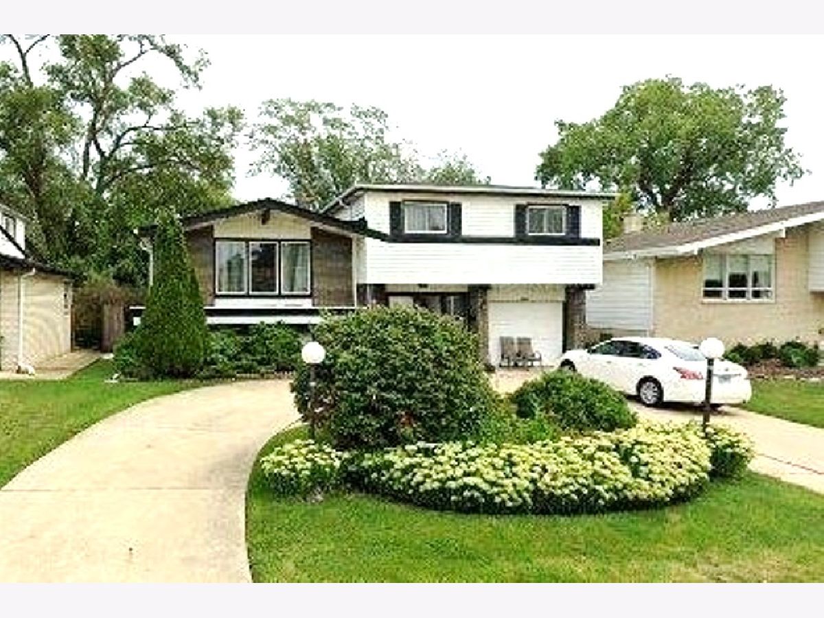 Homes Sold Golden Acres Niles Illinois, 9843 Lauren