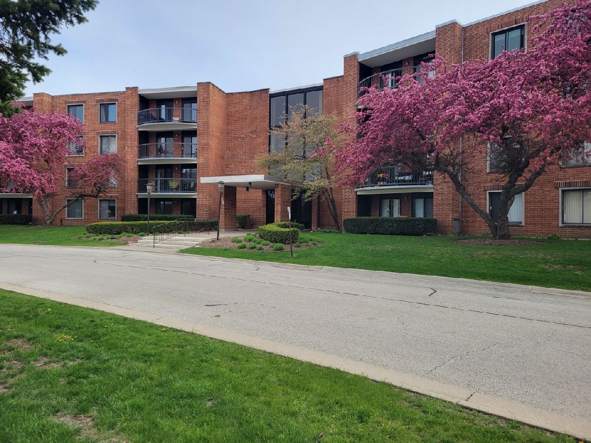 Condominiums Rented Dana Point Arlington Heights Illinois, 1605 Central