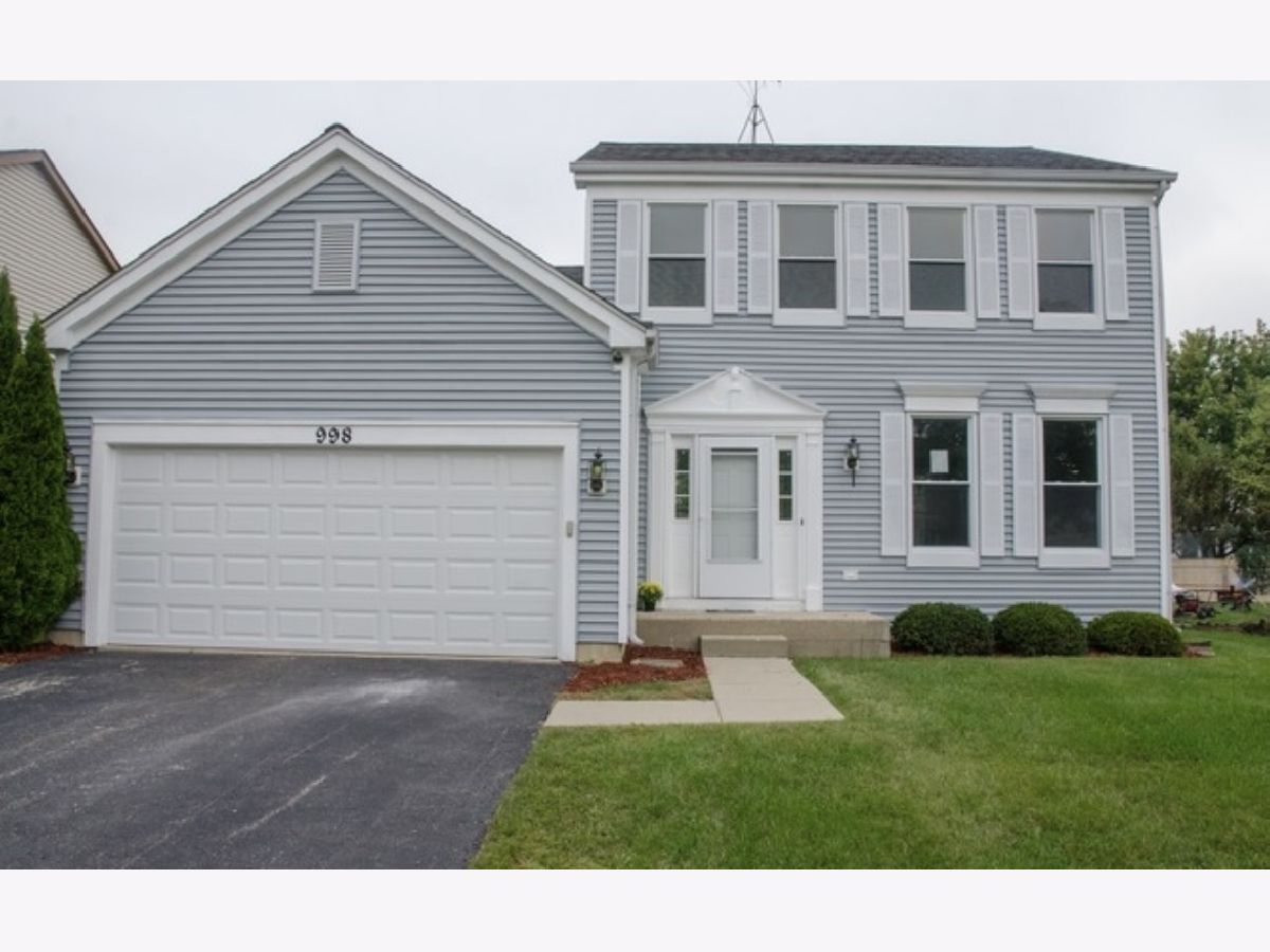 Townhomes & Homes Rented College Trail Grayslake Illinois