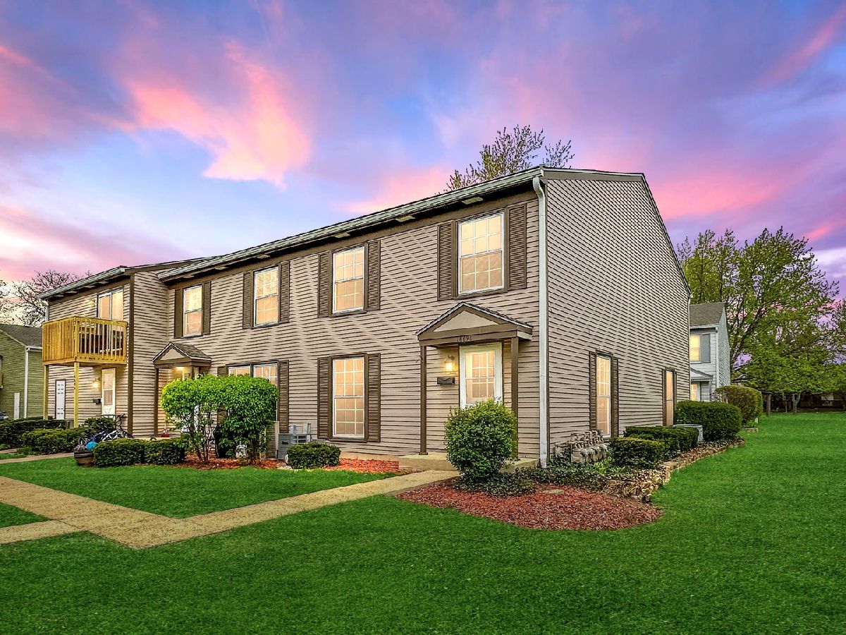 Townhomes & Condos Sold Heritage Lake Estates Wheaton Illinois, 1669 Monticello