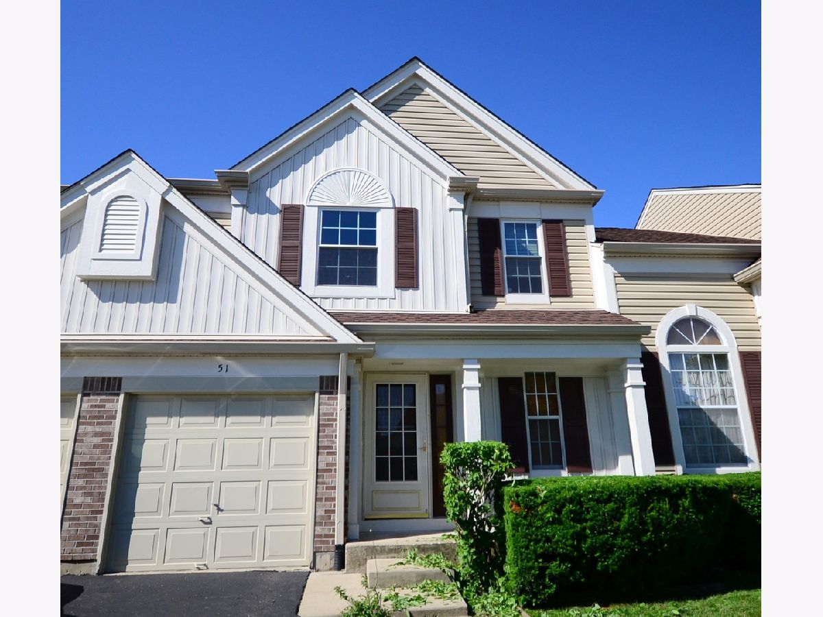 Townhomes Rented Orchard Gate Westmont Illinois, 51 Crab Tree