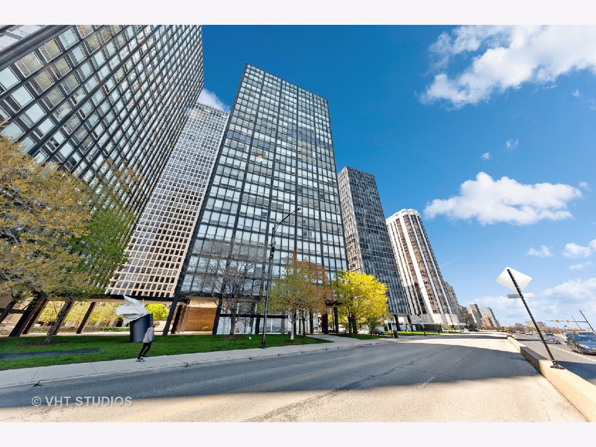 Condominiums Sold Mies Van Der Rohe Chicago Illinois, 880 Lake Shore