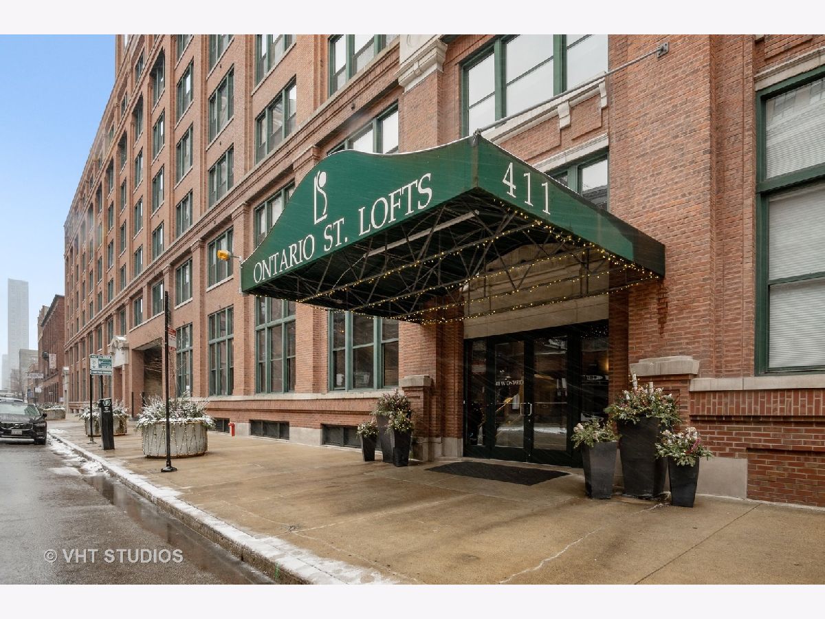 Condominiums Rented Ontario Street Lofts Chicago Illinois, 411 Ontario