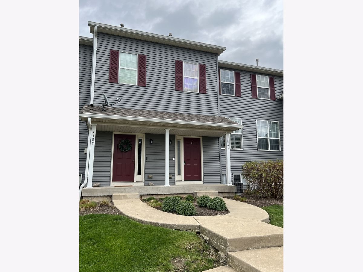 Townhomes & Homes Rented Fox Hill Yorkville Illinois, 1391 Chestnut