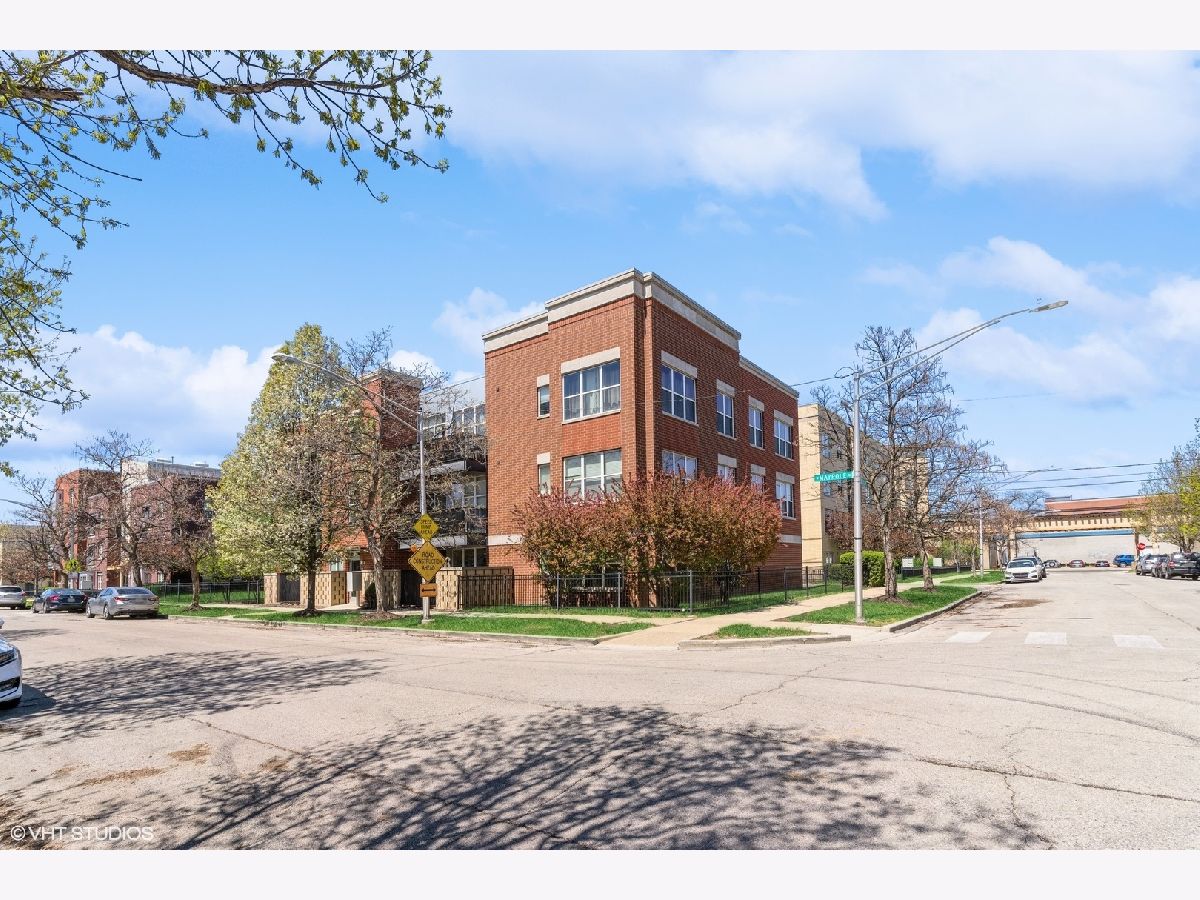 Condominiums Rented Westhaven Park Chicago Illinois, 2238 Maypole