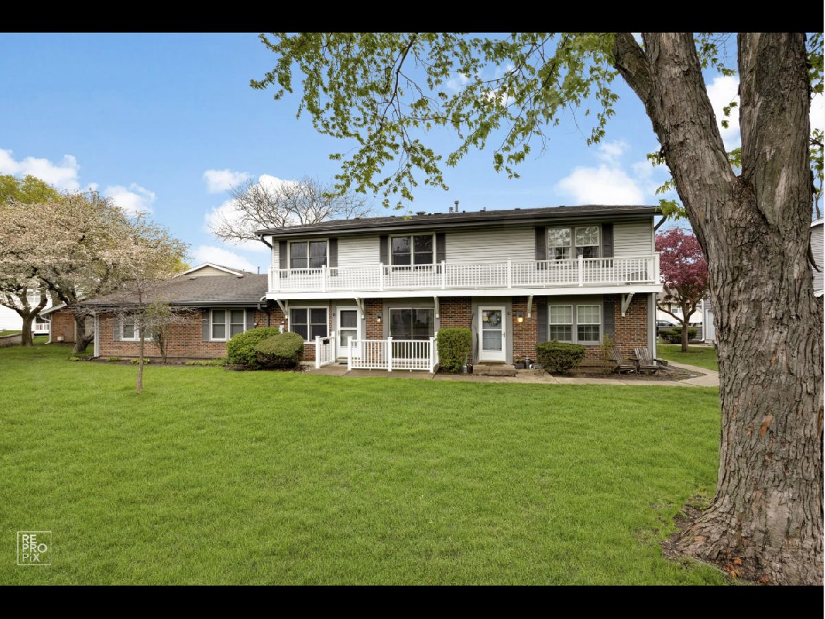 Townhomes & Condos Sold Country Fours Bloomingdale Illinois, 203 Emerson