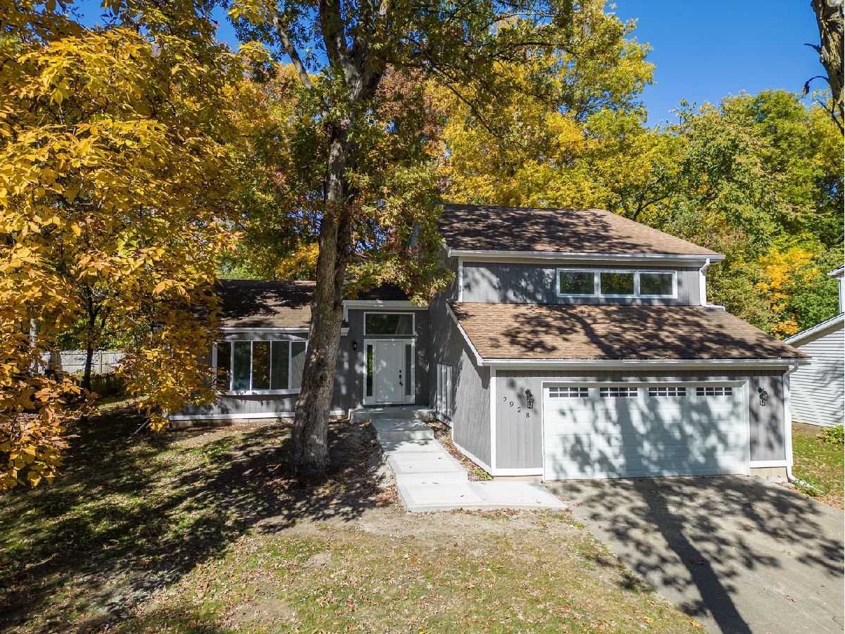Homes Sold Mending Wall Woodridge Illinois, 2928 Two Paths