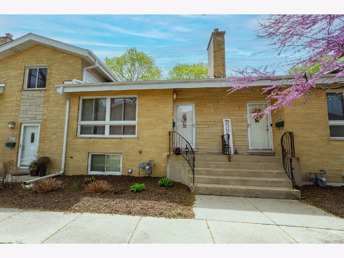 Townhomes Sold 12 Oaks At North Arlington Arlington Heights Illinois, 1533 Arlington Heights