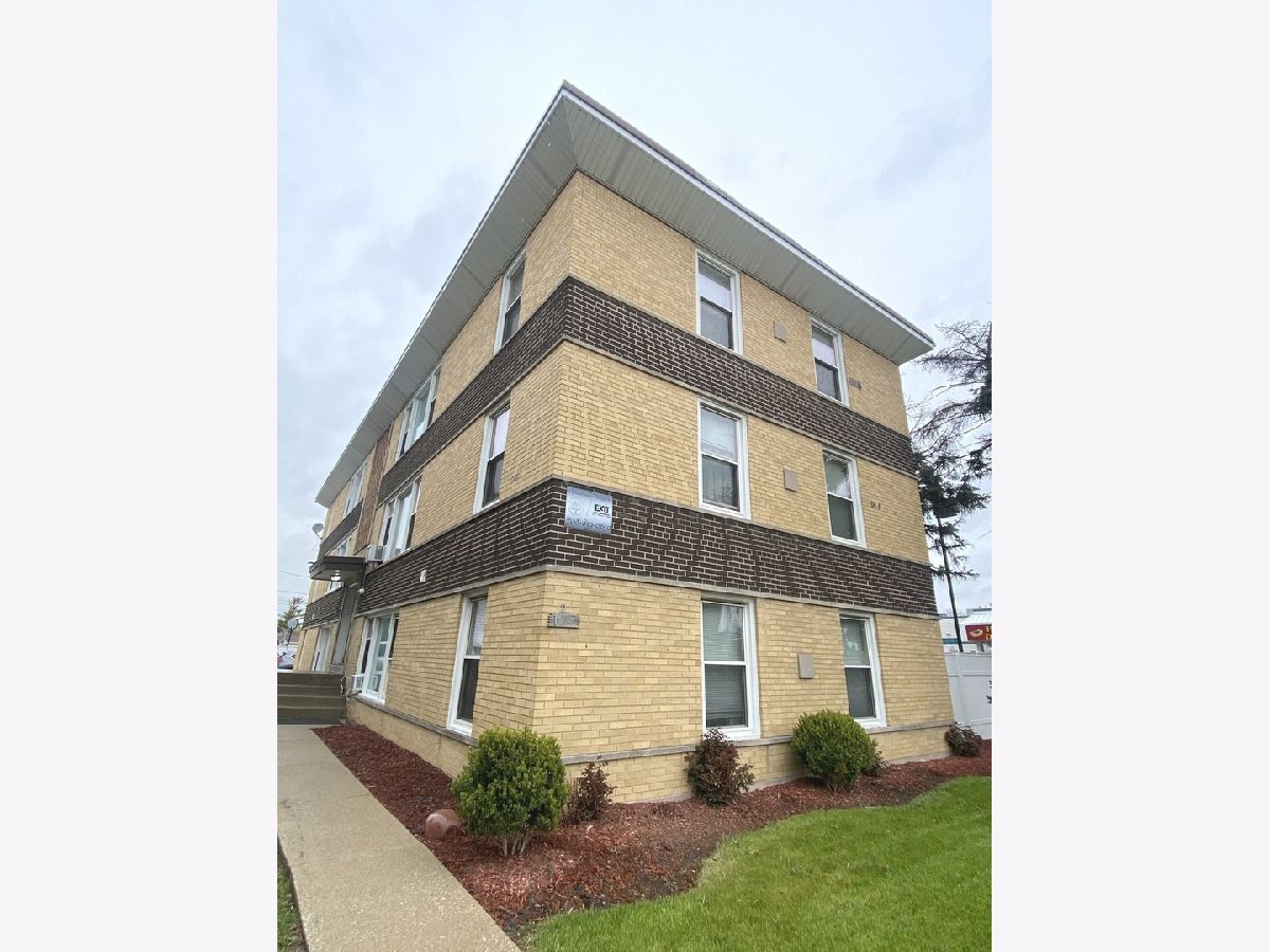  Rented Broadview Illinois, 1211 Cermak