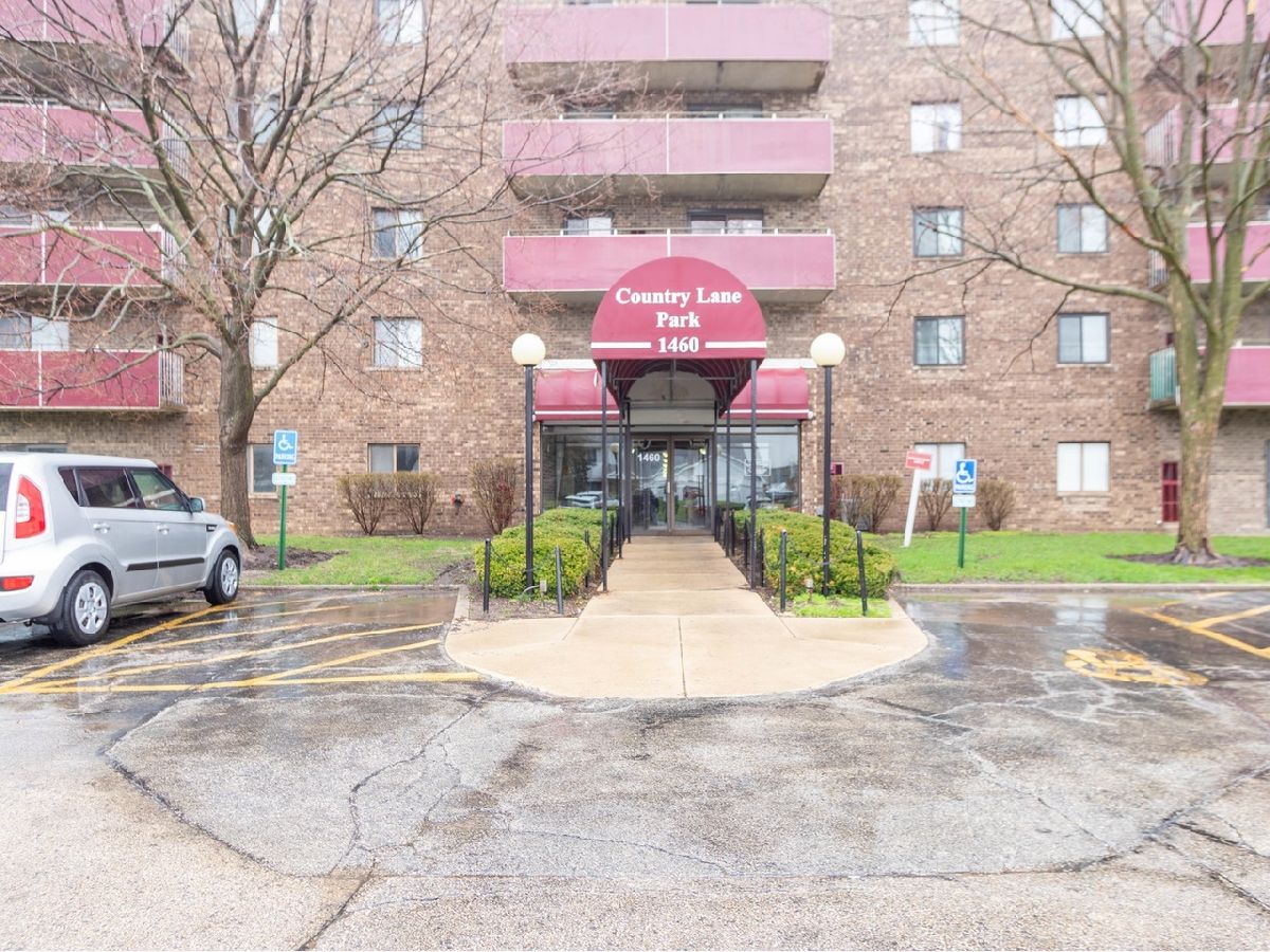 Condominiums Sold Country Lane Park Schaumburg Illinois, 1460 Fairlane