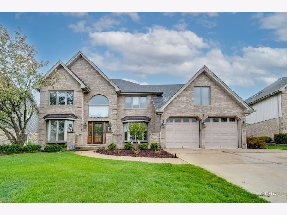 Homes Sold Oak Mill Addison Illinois, 160 Oak Mill