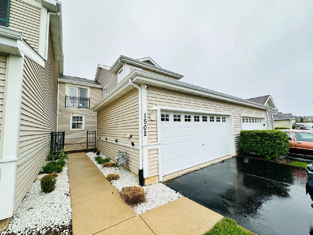 Townhomes Rented Remington Trails Round Lake Illinois, 1502 Remington