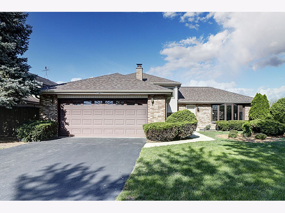 Homes & Condos & Townhomes Sold Orland Square Orland Park Illinois, 15410 Regent