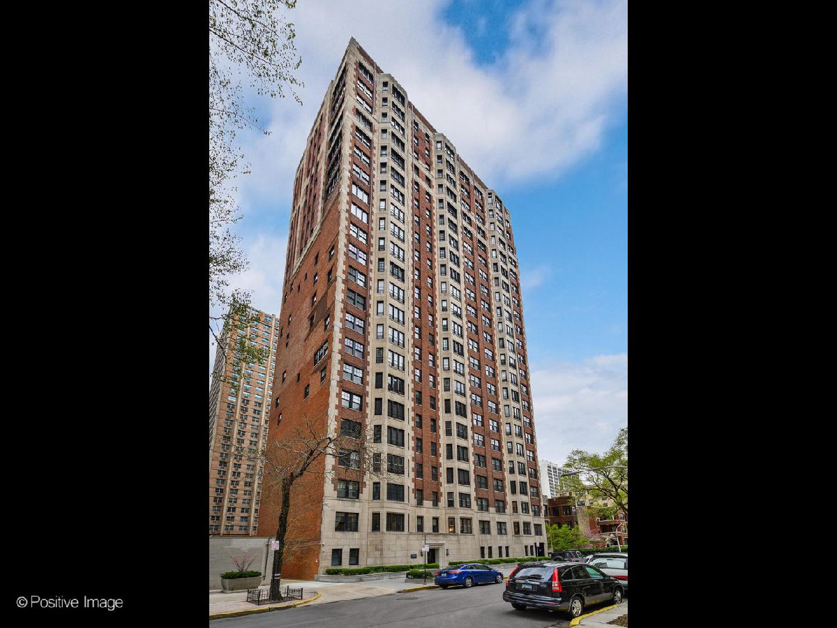 Condominiums Sold The Eddystone Chicago Illinois, 421 Melrose
