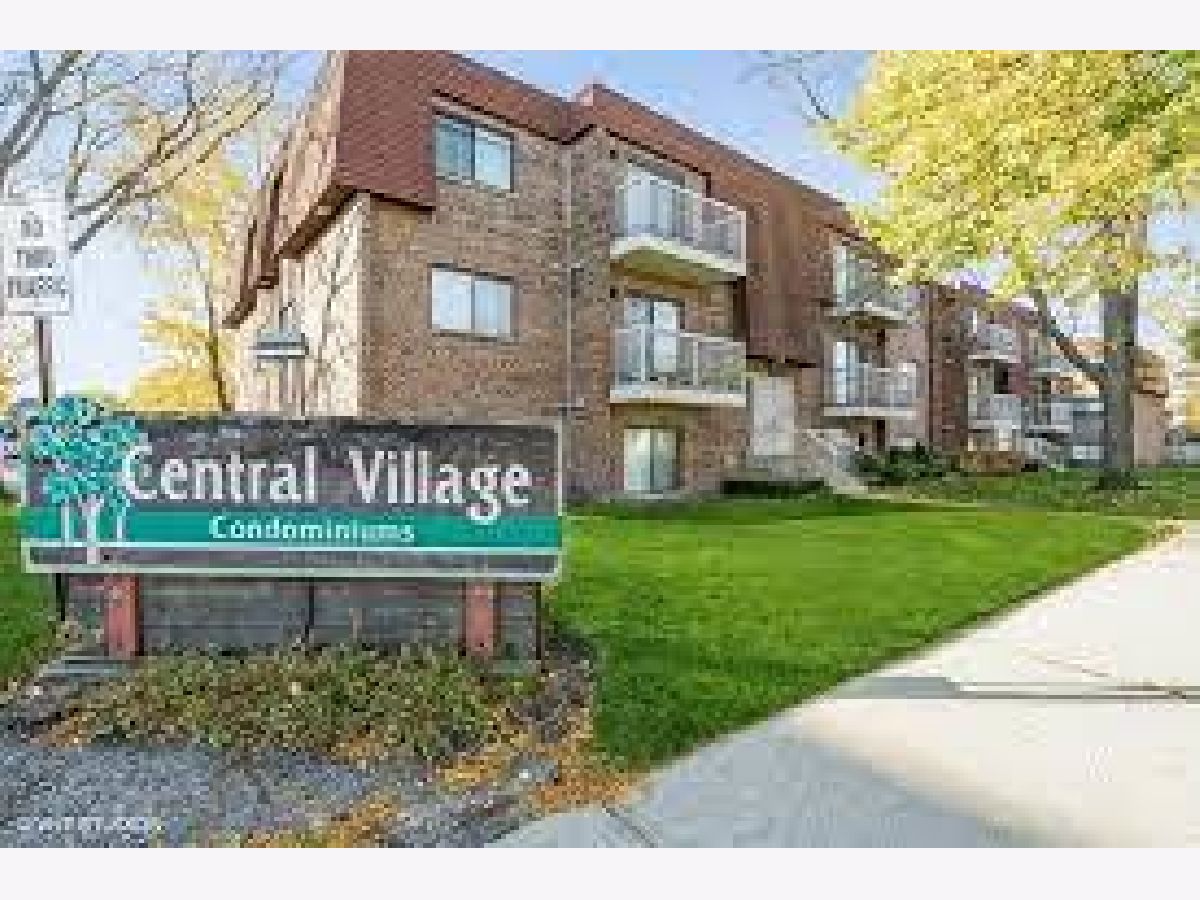 Condominiums Rented Central Village Mount Prospect Illinois, 713 Central